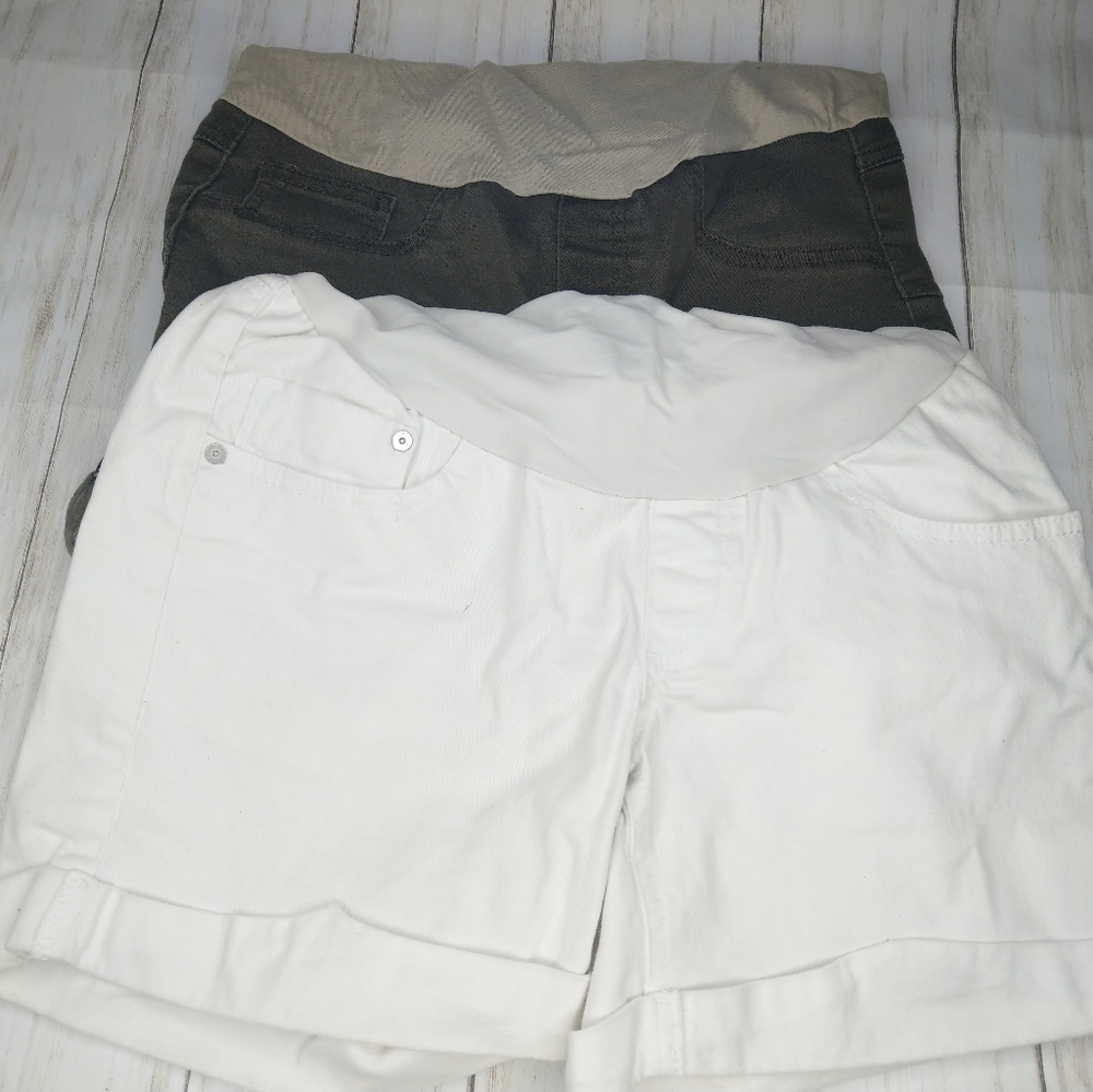Maternity lot small shorts